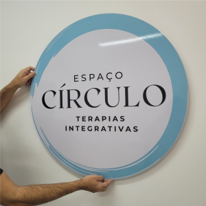 ACM adesivado Placa/chapa ACM 3mm adesivada Metro² personalizado Impressão digital Área adesivada - Cobertura total  Estrutura metálica não incluso*